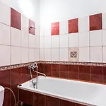 на вулиці федорова 29 біля площі ринок підвальна Apartment