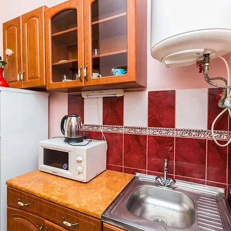 아파트 на вулиці федорова 29 біля площі ринок підвальна