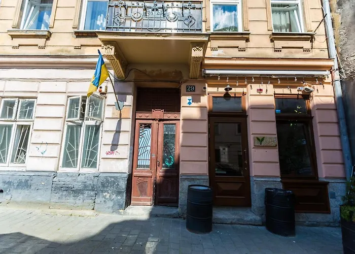 Апартаменти на вулиці федорова 29 біля площі ринок підвальна