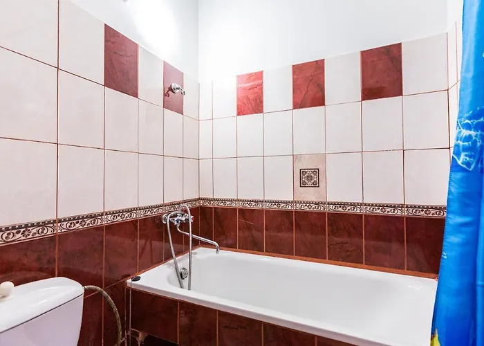 на вулиці федорова 29 біля площі ринок підвальна Apartment