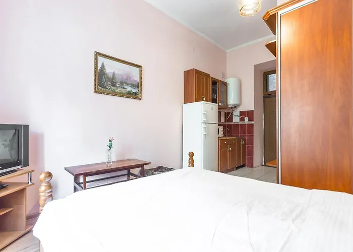 на вулиці федорова 29 біля площі ринок підвальна Apartment *